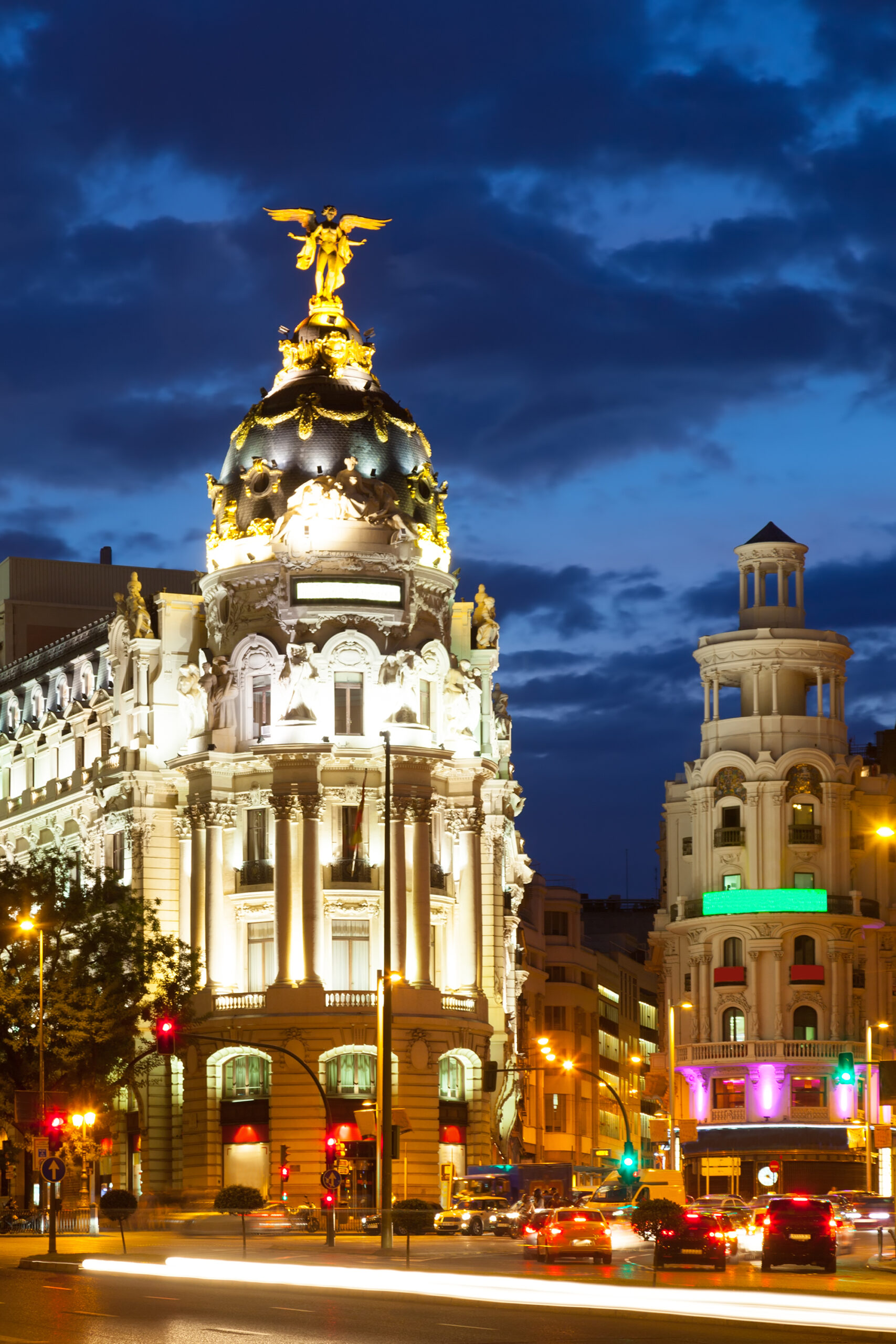 the crossing calle de alcala and gran via in night